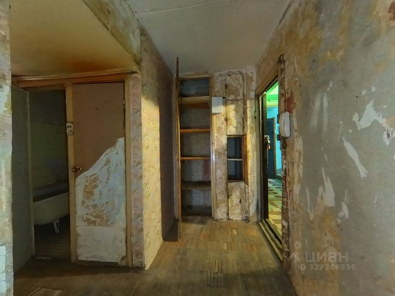 Продажа 3-комн квартиры на вторичном рынке улица Маршала Захарова, 27