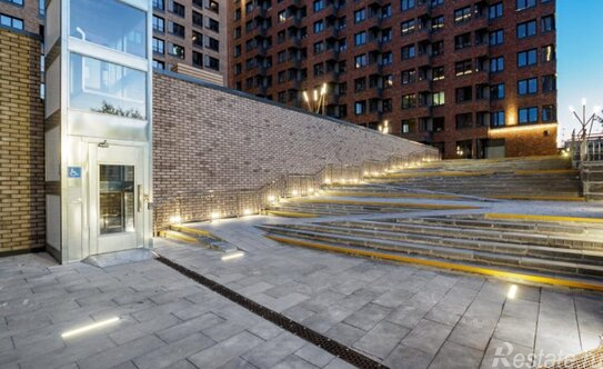 Продажа 4-комн квартиры на вторичном рынке ул Ивана Франко,  д. 4А