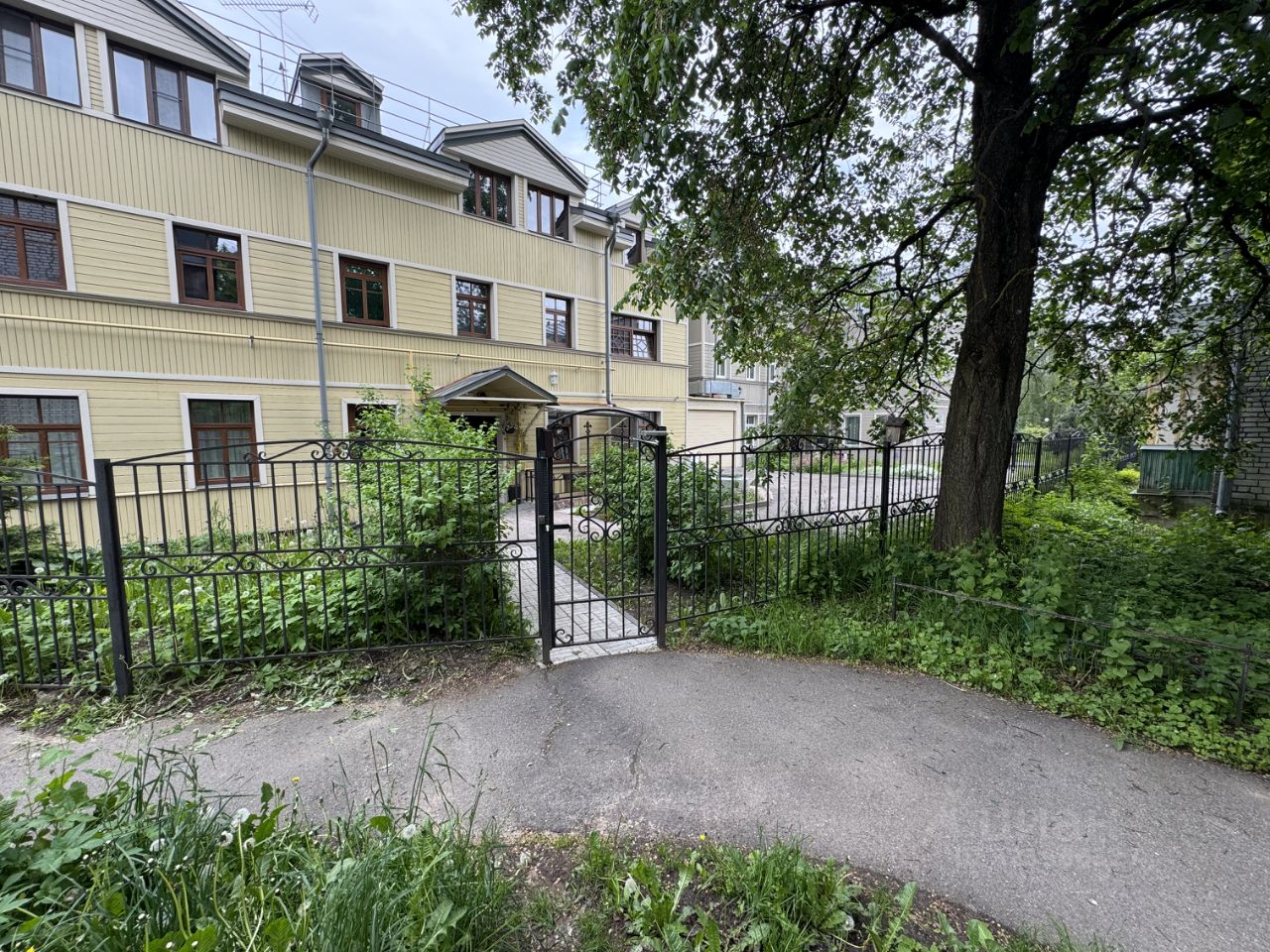 Продажа 2-комн квартиры на вторичном рынке Павловск, Песчаный переулок, 9