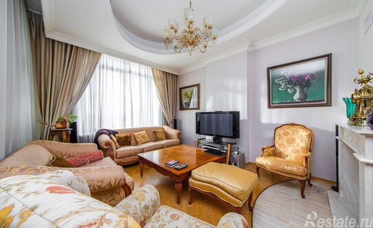 Продажа 5-комн квартиры на вторичном рынке улица Маршала Соколовского,  д. 1