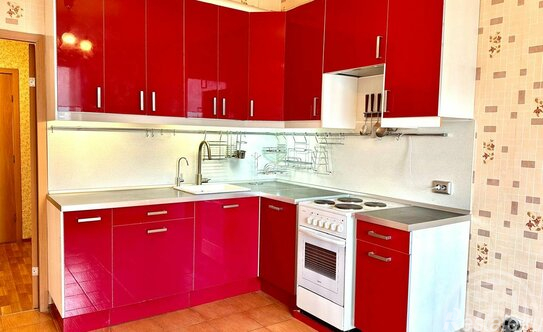 Продажа 2-комн квартиры на вторичном рынке Мебельная улица,  д. 21 к2