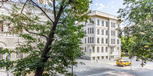 3-комн квартира ул Спиридоновка,  д. 19