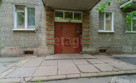 Продажа 1-комн квартиры на вторичном рынке Вёсельная улица,  д. 12