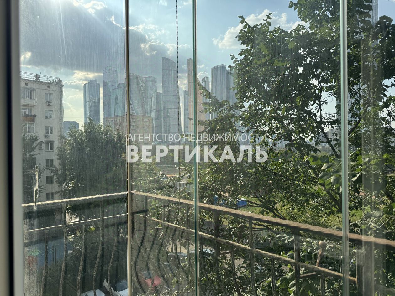 Аренда 3-комн квартиры на вторичном рынке Кутузовский проспект, 14