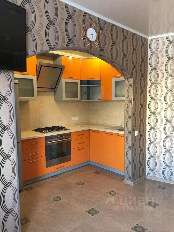 Продажа 3-комн квартиры на вторичном рынке Орехово-Зуево, улица Стаханова,  д. 6