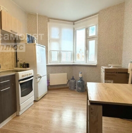 Продажа 2-комн квартиры на вторичном рынке Рабочая улица,  д. 33