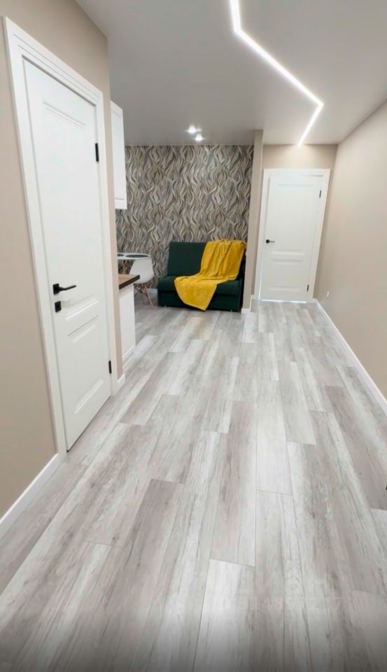 Продажа 1-комн квартиры на вторичном рынке Большеохтинский проспект, 15К3