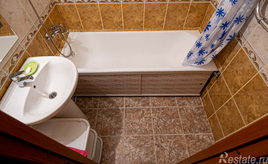 Продажа 2-комн квартиры на вторичном рынке улица Десантников,  д. 22