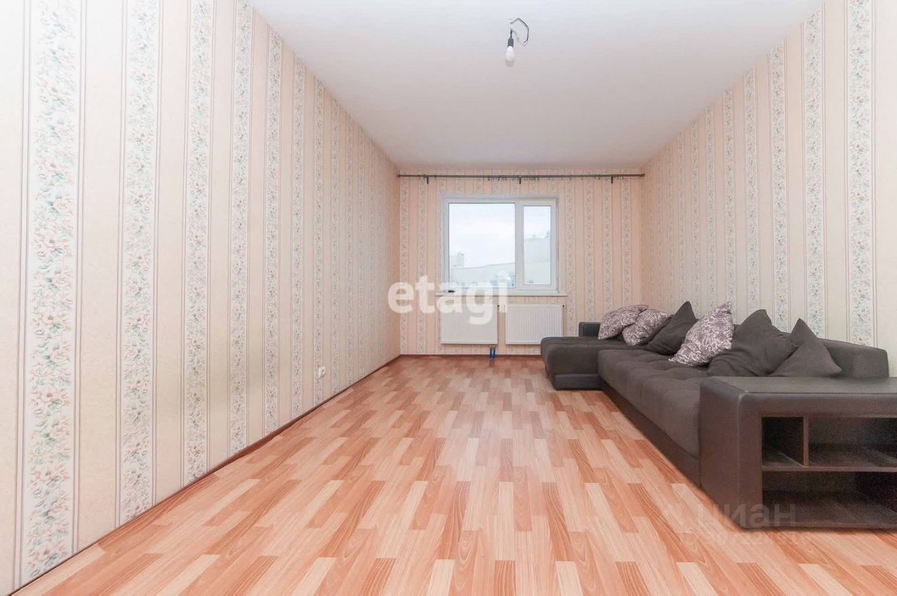 Продажа 2-комн квартиры на вторичном рынке Окраинная улица, 9К