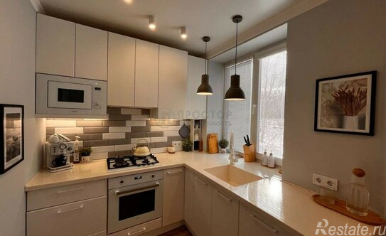 Продажа 2-комн квартиры на вторичном рынке Угловой переулок,  д. 21