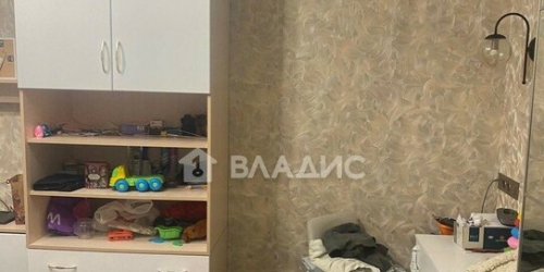 2-комн квартира улица Уткина,  д. 38