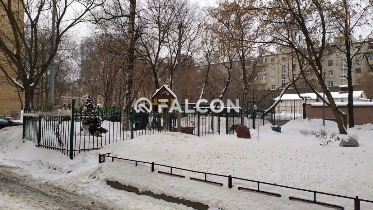 Продажа 2-комн квартиры на вторичном рынке Брянская улица, 2