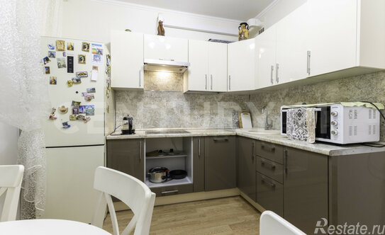 Продажа 2-комн квартиры на вторичном рынке улица Адмирала Черокова