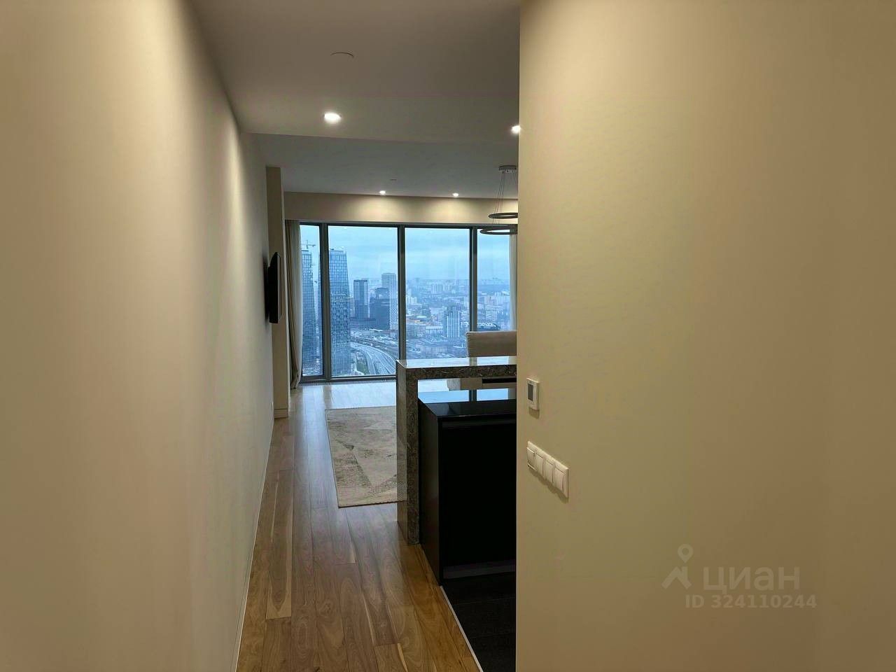 Продажа 2-комн квартиры на вторичном рынке 1-й Красногвардейский проезд, 21с2