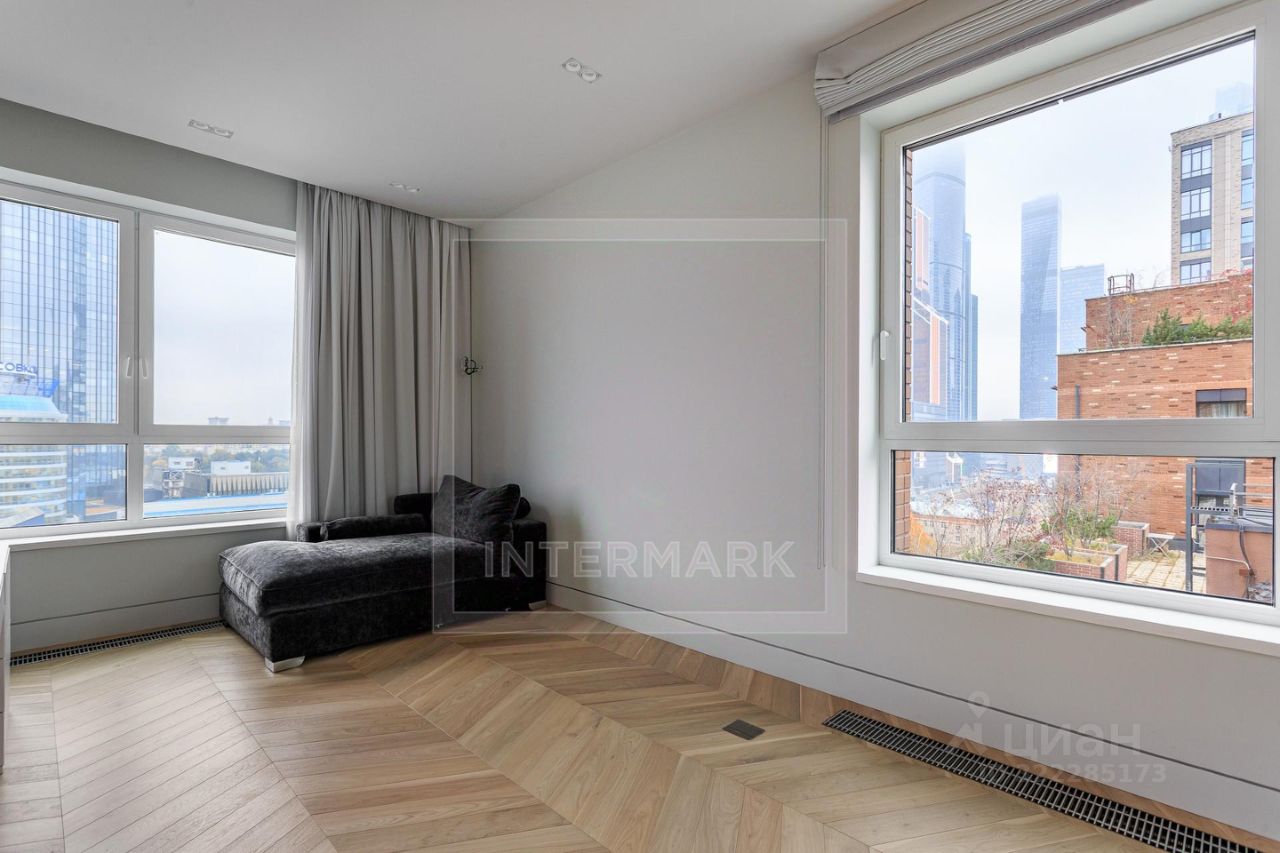 Продажа 3-комн квартиры на вторичном рынке Мантулинская улица, 9к1