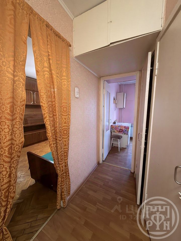 Продажа 2-комн квартиры на вторичном рынке Ломоносов, Профсоюзная улица,  д. 27