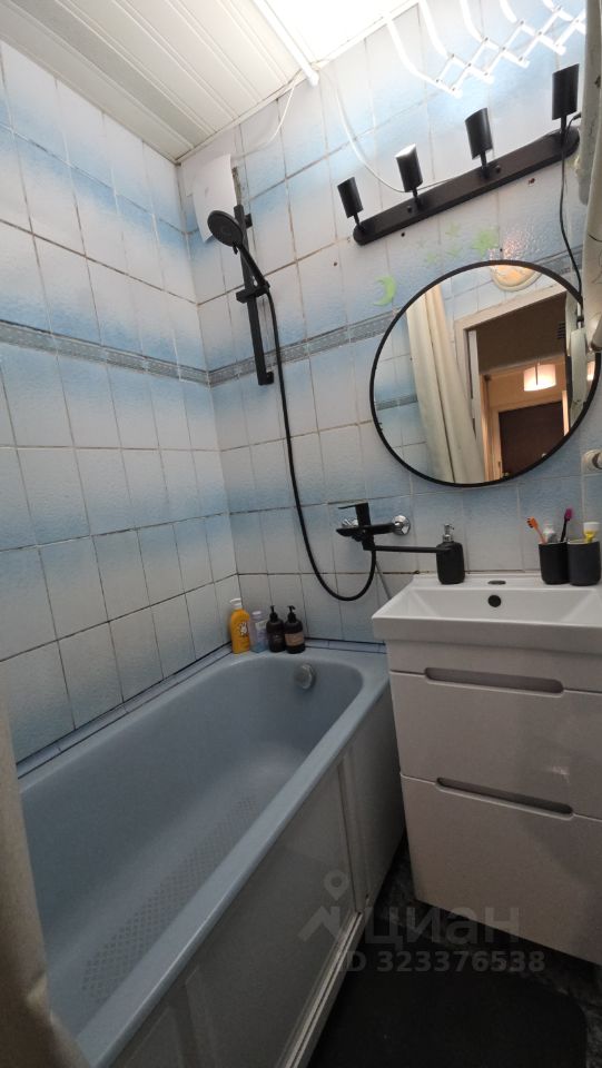 Продажа 2-комн квартиры на вторичном рынке улица Подвойского, 20к1