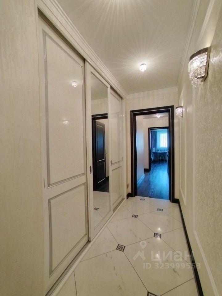 Продажа 4-комн квартиры на вторичном рынке Кронштадтский бульвар, 49к1