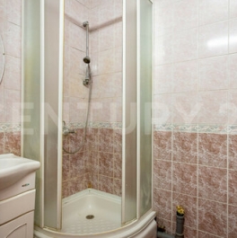 Продажа 1-комн квартиры на вторичном рынке Петергоф г, Юты Бондаровской ул,  д. 17,  к. 2