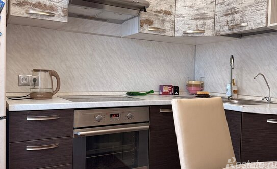 Аренда 2-комн квартиры на вторичном рынке улица Седова,  д. 42 к2