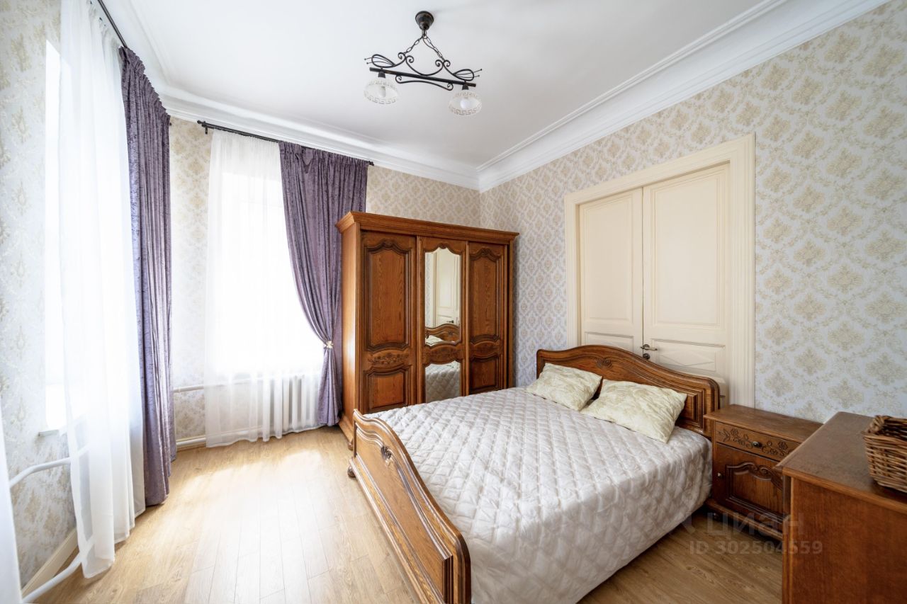 Аренда 4-комн квартиры на вторичном рынке Невский проспект, 106Ж