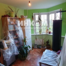 Продажа 2-комн квартиры на вторичном рынке Боровское ш,  д. 18,  к. 2