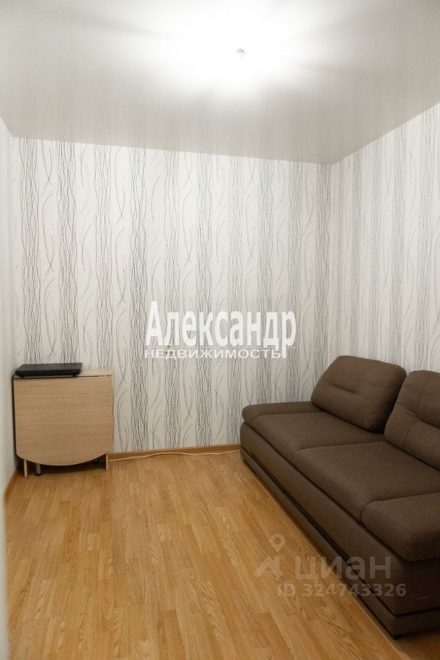 Продажа 1-комн квартиры на вторичном рынке Гатчина, улица Рощинская, 3А