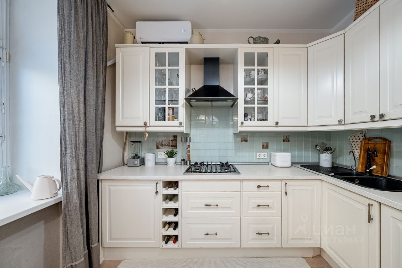 Продажа 3-комн квартиры на вторичном рынке Комсомольский проспект, 45