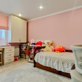 Продажа 3-комн квартиры на вторичном рынке Холодово, Коммунистическая улица,  д. 26