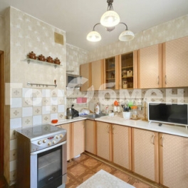Продажа 2-комн квартиры на вторичном рынке улица Декабристов,  д. 4 к3