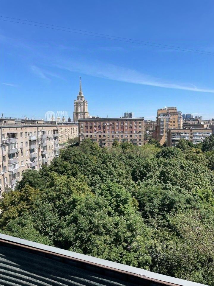 Продажа 2-комн квартиры на вторичном рынке Кутузовский проспект, 17