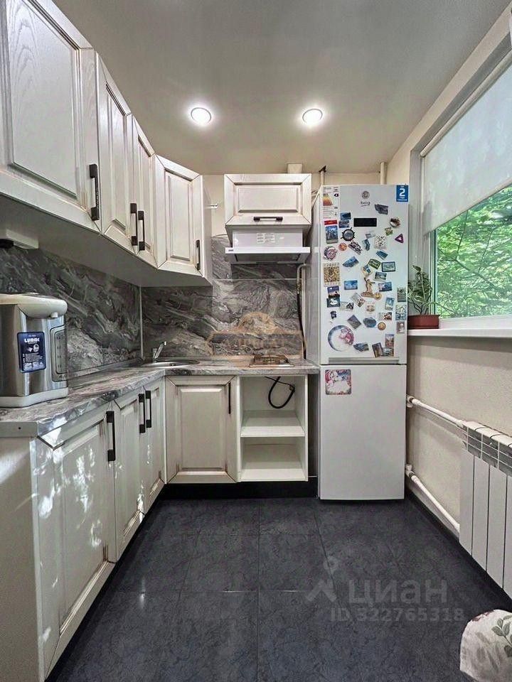 Продажа 2-комн квартиры на вторичном рынке улица Стойкости, 18К2