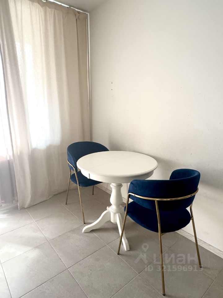 Аренда 2-комн квартиры на вторичном рынке д. Новое Девяткино, улица Главная, 12