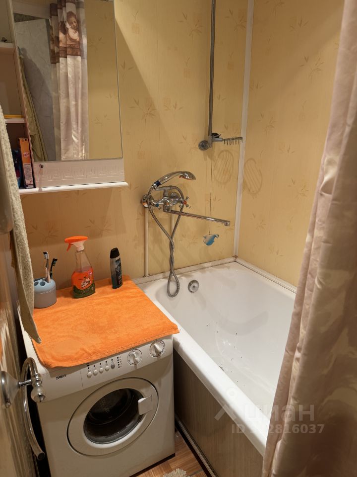 Аренда 3-комн квартиры на вторичном рынке Лотошино пгт, улица Центральная, 21