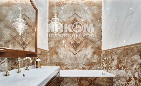 Продажа 6-комн квартиры на вторичном рынке Колобовский 2-й пер,  д. 9/2,  к. 5