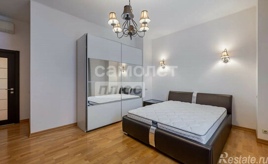 Продажа 4-комн квартиры на вторичном рынке улица Шумкина