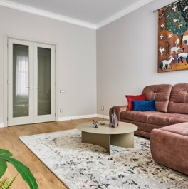 Продажа 2-комн квартиры на вторичном рынке ул Шпалерная,  д. 48