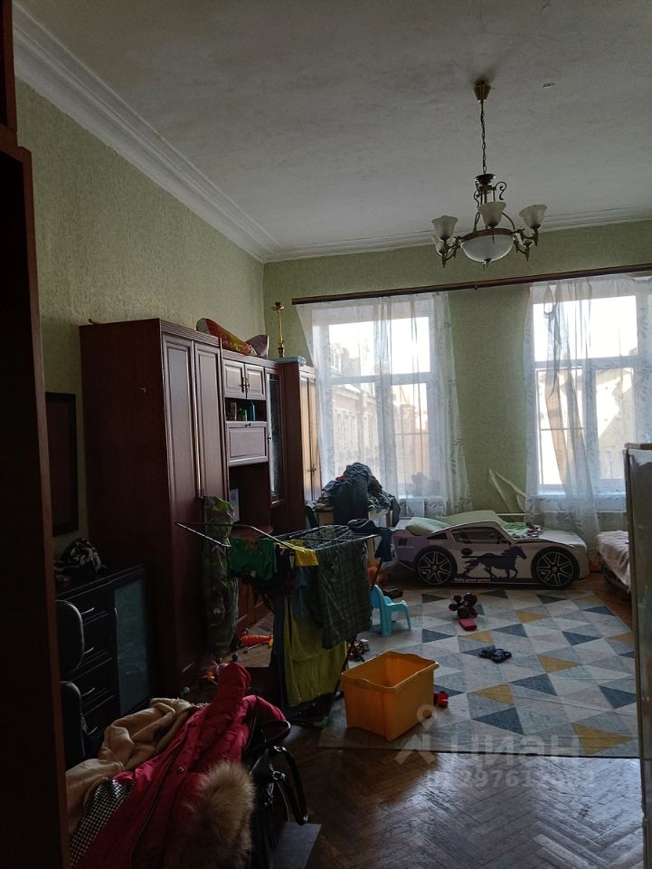 Продажа 6-комн квартиры на вторичном рынке Вознесенский проспект, 31