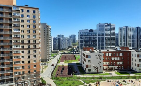 Продажа 1-комн квартиры на вторичном рынке Мурино г, Петровский б-р,  д. 7