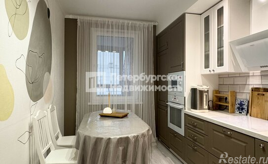 Продажа 2-комн квартиры на вторичном рынке Мебельная улица,  д. 35 к2