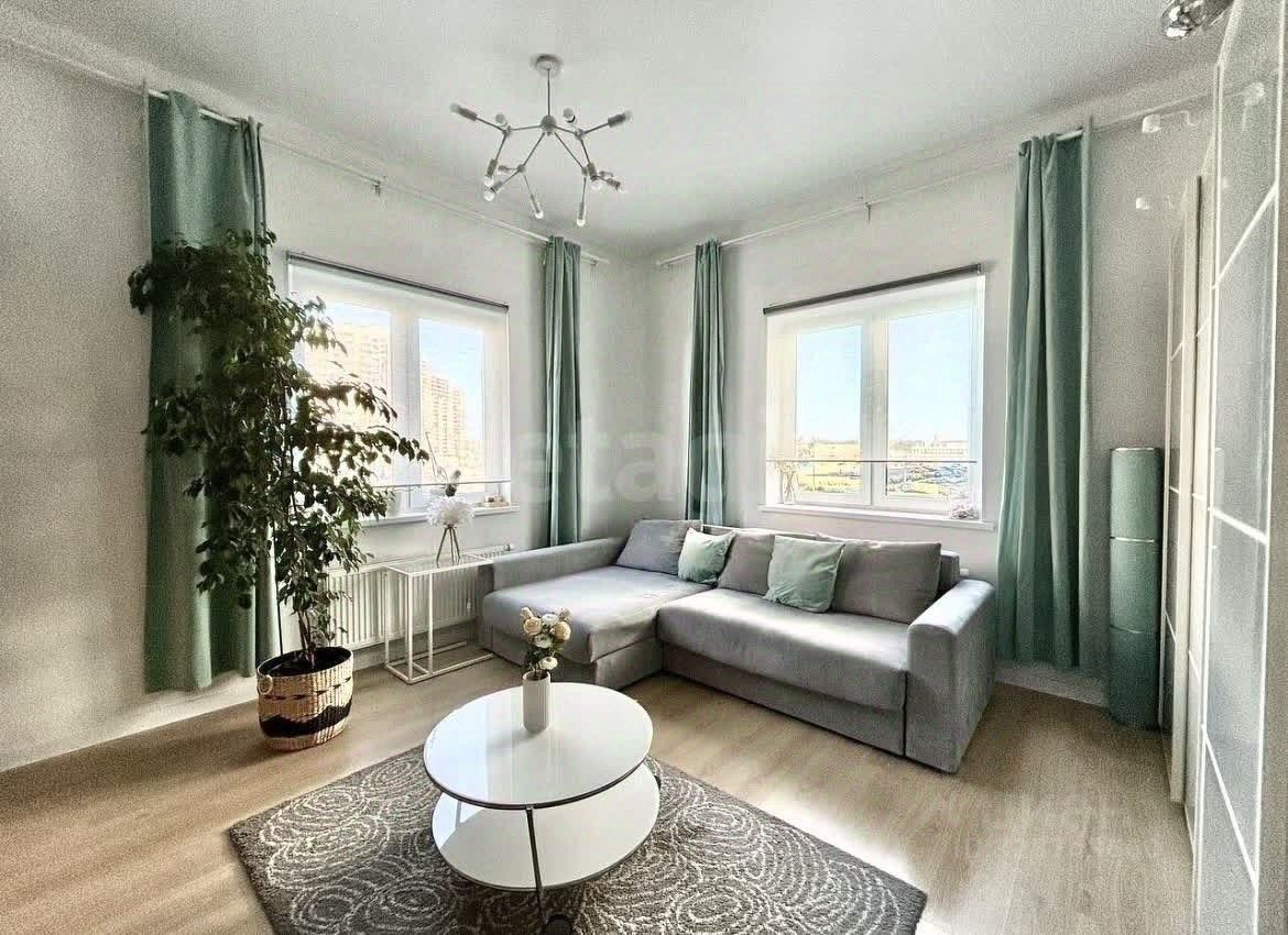 Продажа 2-комн квартиры на вторичном рынке проспект Королева, 59к2