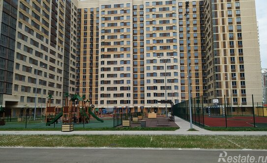 Продажа 3-комн квартиры на вторичном рынке Железнодорожный, улица Поликахина