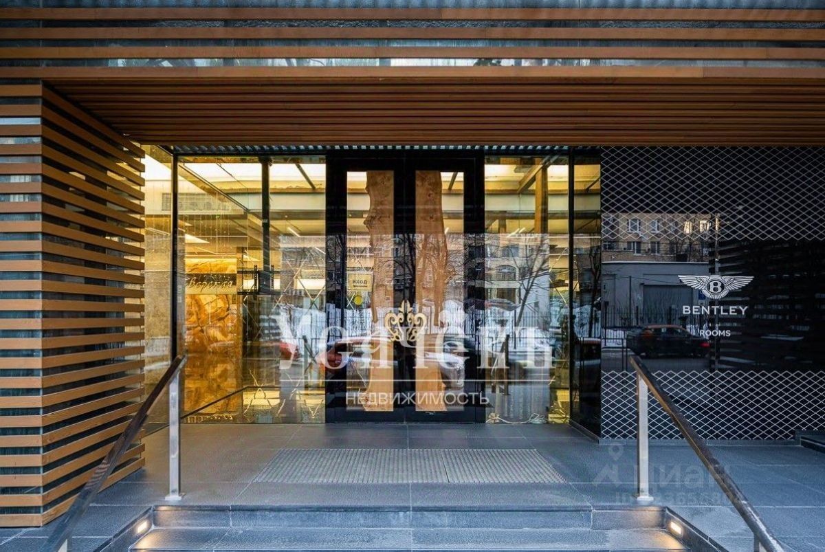 Продажа 3-комн квартиры на вторичном рынке 2-я Брестская улица, 6