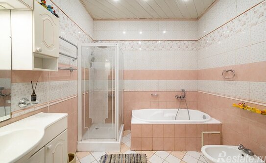 Продажа 4-комн квартиры на вторичном рынке улица Правды,  д. 22