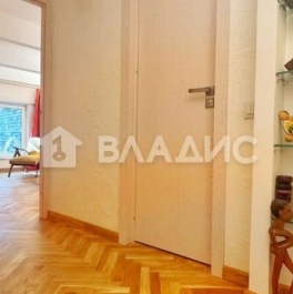 Продажа 2-комн квартиры на вторичном рынке Домодедовская улица,  д. 4