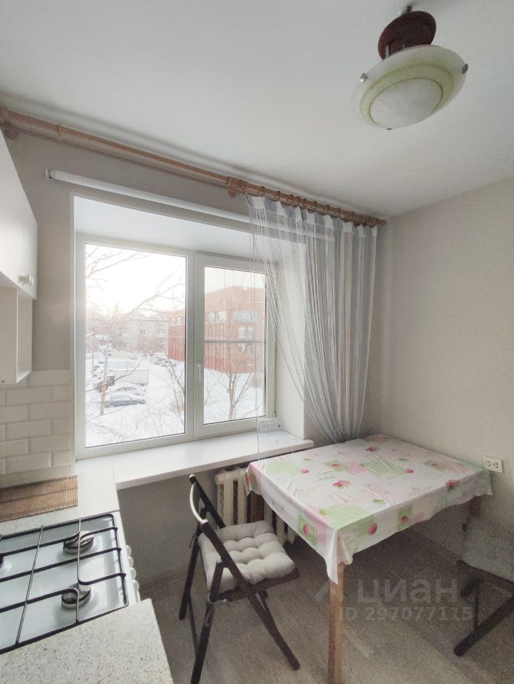 Аренда 2-комн квартиры на вторичном рынке улица Чекистов, 38