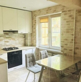 Продажа 3-комн квартиры на вторичном рынке Гранитная улица,  д. 34