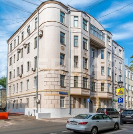 Продажа 4-комн квартиры на вторичном рынке Козловский Б. пер,  д. 8