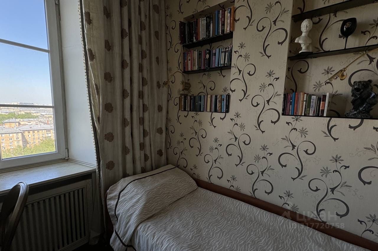 Продажа 6-комн квартиры на вторичном рынке Университетский проспект, 5