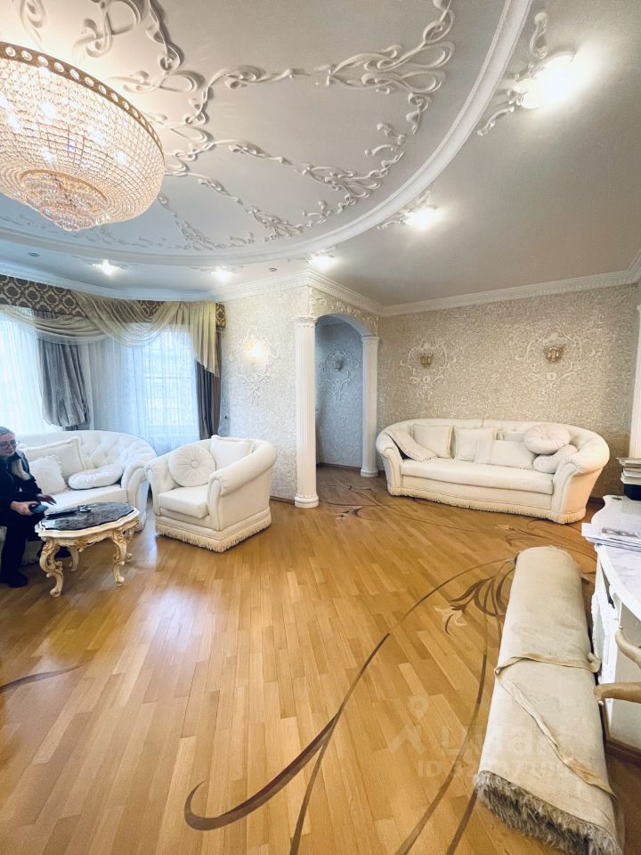 Продажа 4-комн квартиры на вторичном рынке Ельнинская улица, 15К3